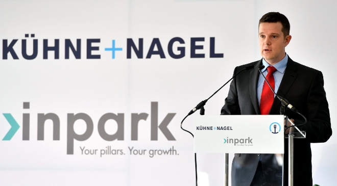 Lányi Márton, a Kühne + Nagel Kft. ügyvezető igazgatója beszédet mond az Inpark Páty projekt keretében épülő nemzetközi logisztikai bázis alapkőletételi ünnepségén Pátyon 2016. november 28-án. (MTI Fotó: Illyés Tibor)