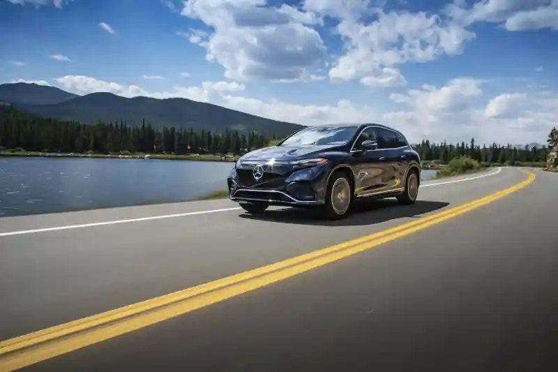 Mercedes EQS SUV