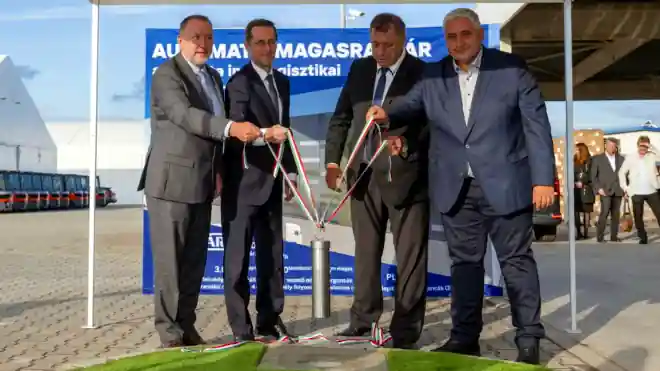 Szatmári kft. alapkőletétel